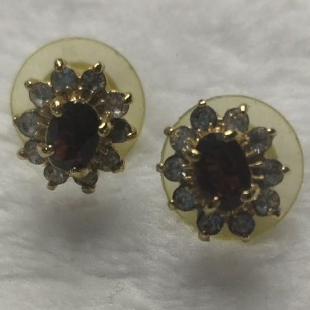 Vintage Style Red Crystal Halo‎ Stud Earrings Gold Tone Cluster Floral Sunburst